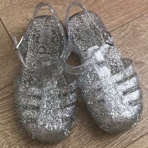 Little girls jelly sandals 🤍